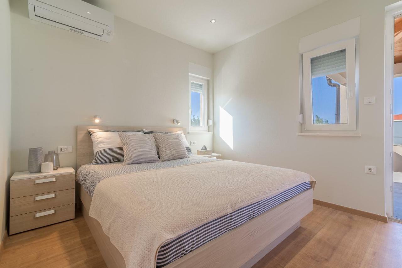 Апартаменты Studio Apartman Rosa Затон Экстерьер фото