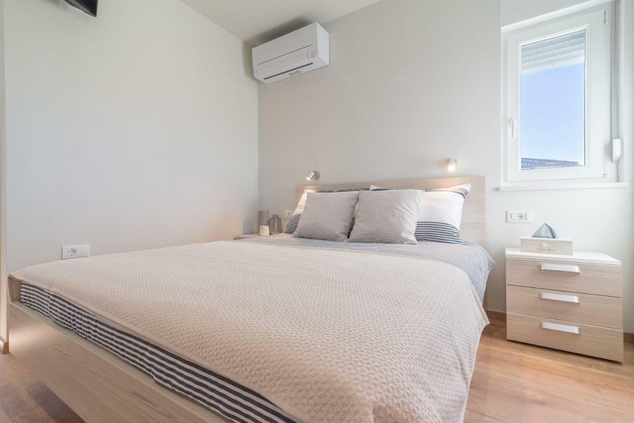 Апартаменты Studio Apartman Rosa Затон Экстерьер фото